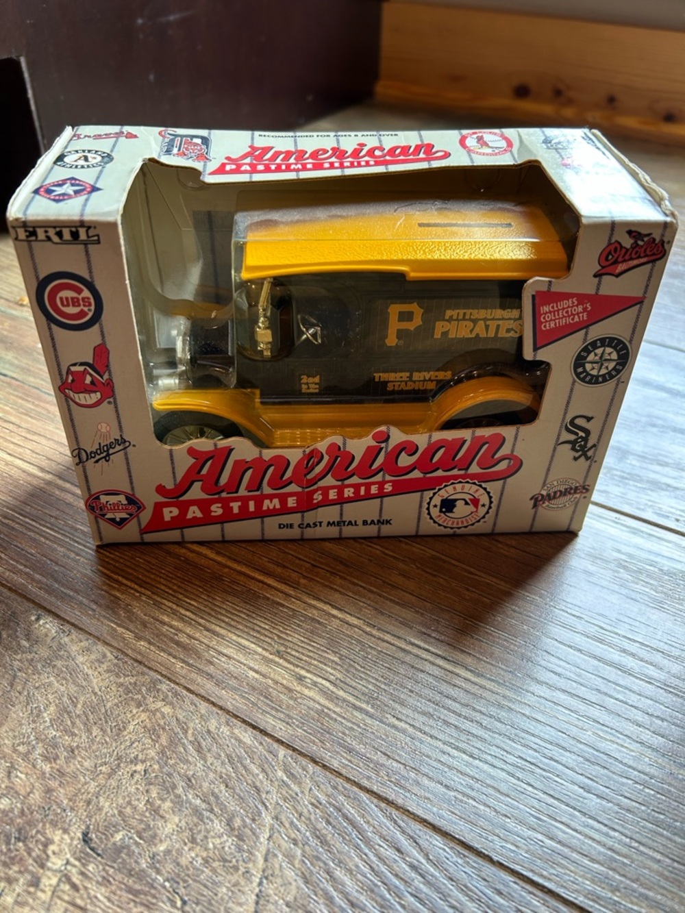 MLB Pittsburgh Pirates Yellow and Black Die-Cast Bank Truck